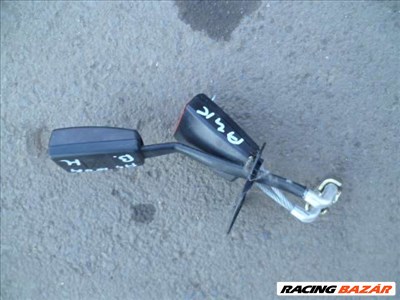 audi a4 B5 kombi   1997   hátsó övcsatoló aljzat