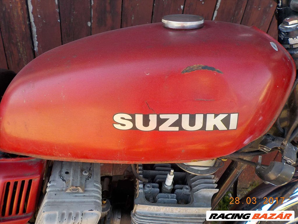 SUZUKI GT 125-ÖS OLDTIMER,HIÁNYOS ÁLLAPOTBAN,PAPIROK NÉLKŰL ELADÓ 6. kép