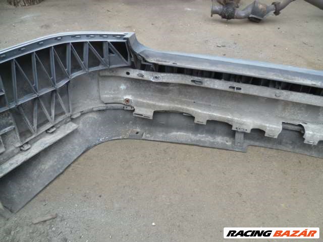 audi a4  B5   1997 kombi hátsó lökhárÍtó merevÍtővel, sérült 24. kép