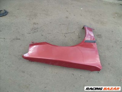 peugeot 106     1996    jobb első sárvédő piros