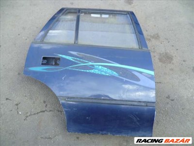 suzuki swift 98 jobb hátsó kék ajtó üveggel   emelővel