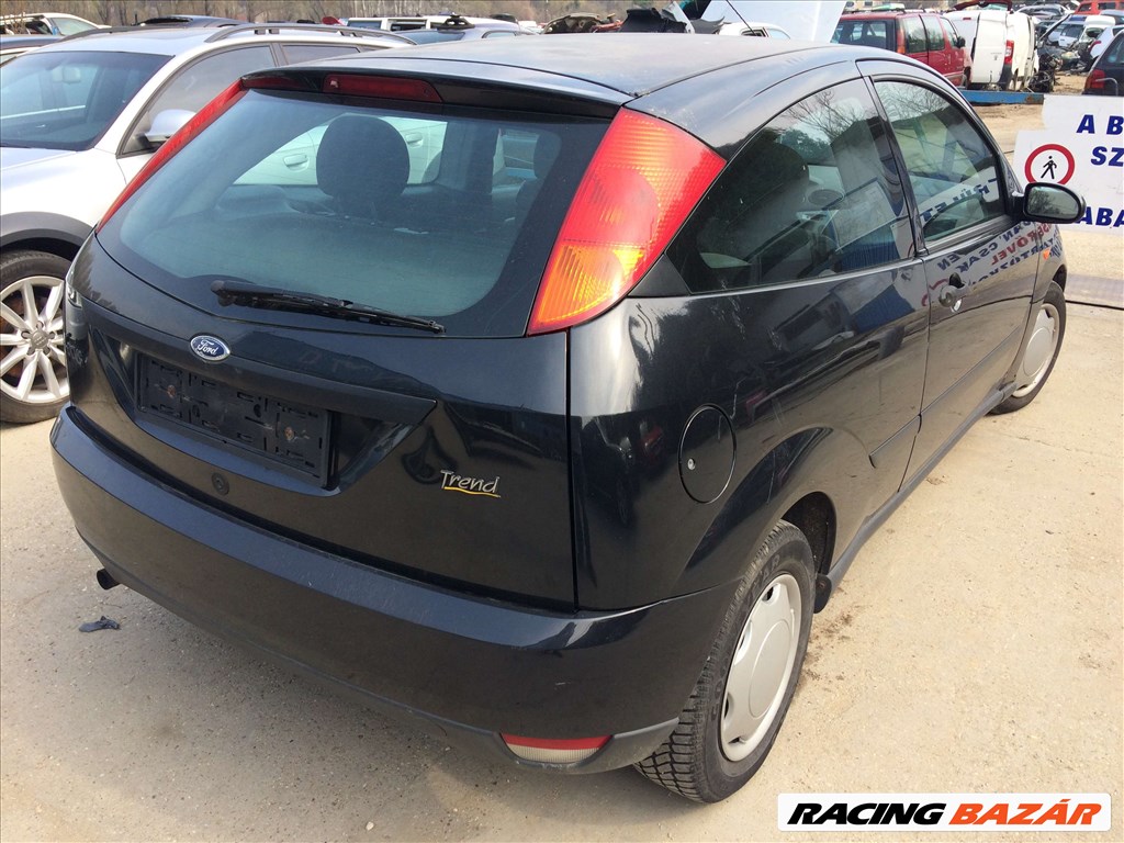 Ford Focus Karosszéria elemek Ajtók Csomagtérajtó Géptető 2. kép