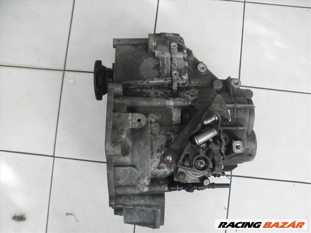 2.0PDTDI 140LE 6 SEBESSÉGES MANUÁL VÁLTÓ PASSAT 3C B6 2005-2010 1. kép