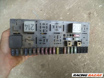 audi 80 b3 1,6 D biztosítéktábla relék nélkül 443 941 822 A 443941822a