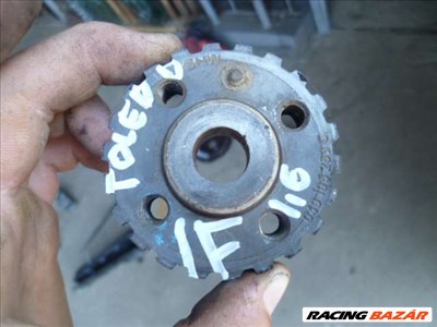 seat toledo  1996 1,6 1F főtengely bordás szíjtárcsa 049 105 263 C 049105263c