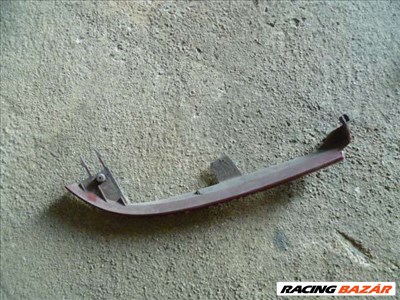 renault clio 1996 jobb első lámpa alatti díszléc bordó