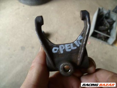 opel astra f 1,4 váltóba BONTOTT kinyomóvilla 