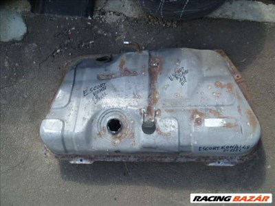 ford escort kombi 1998 1,8 td üzemanyagtank