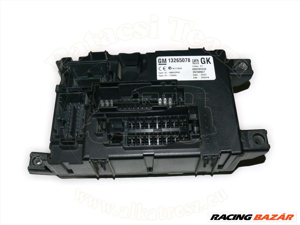 Opel Corsa D 2006-2014 - biztosíték tábla modul, 433mhz, 08-08, jelölés: SK/MJ/BY/PV/FZ/SU/GK/BB/CD 1. kép