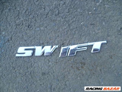 suzuki swift 2000 CSOMAGTÉRAJTÓ EMBLÉMA ,  csomagtérajtó felirat 