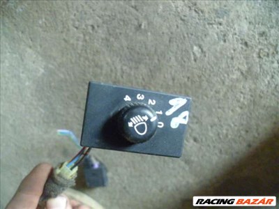 suzuki swift 1998 lámpamagasság állító kapcsoló