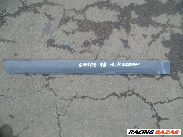 suzuki swift   1998 jobb első,, jobb hátsó      ajtódíszléc        (vastag) 2. kép