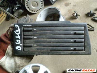 cd tár univerzális