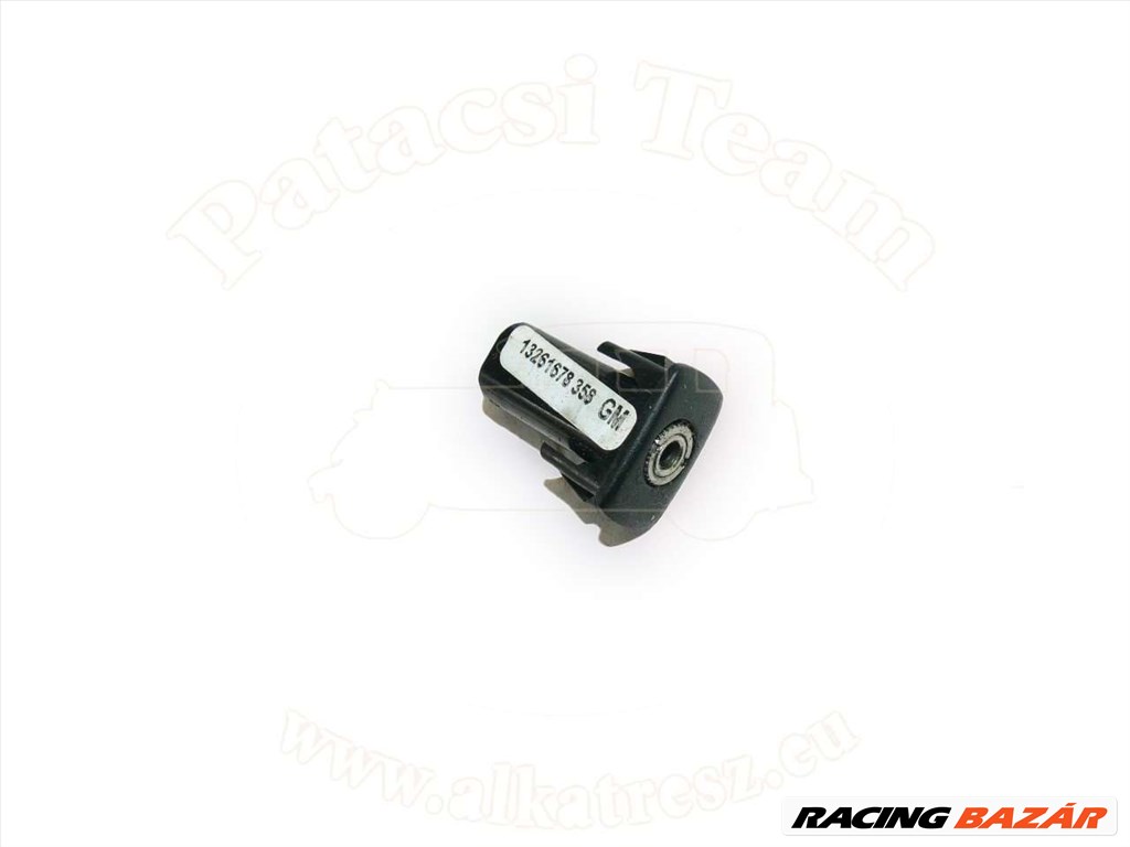 Opel Zafira B 2005-2011 - csatlakozó, AUX jack, középső műszerfal rakodó polc, kivéve usb port 1. kép