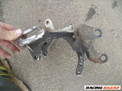 suzuki swift 1998 1,0  generátor és szervószivattyú tartóbak 