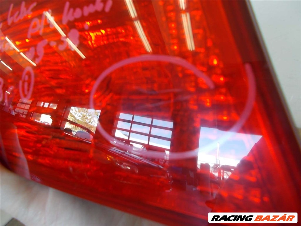 Audi A4 kombi bal hátsó belső lámpa 2005-2008 8E9945093 2. kép