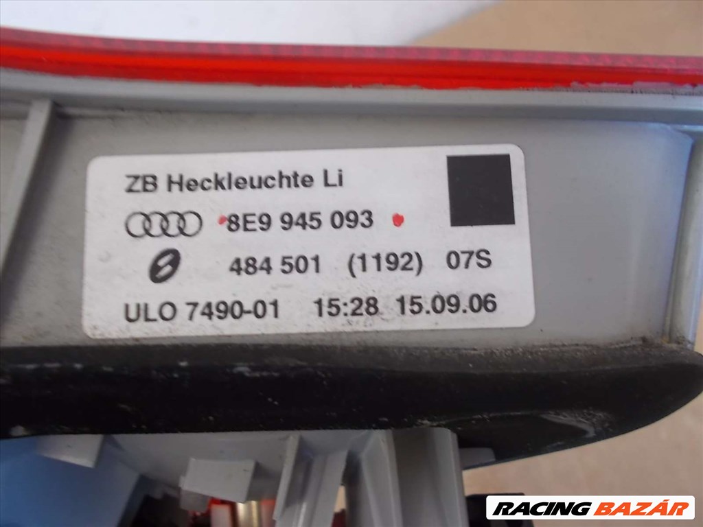 Audi A4 kombi bal hátsó belső lámpa 2005-2008 8E9945093 4. kép