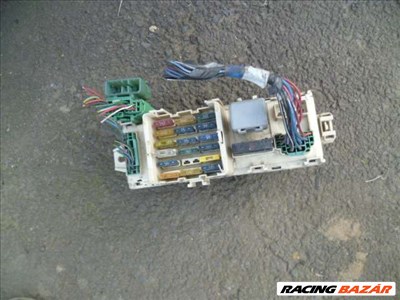 mazda 323      1990    1,7 diesel  biztosítéktábla 