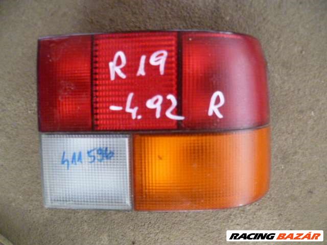 renault 19  3 ajtós jobb hátsó lámpa  foglalattal  1. kép