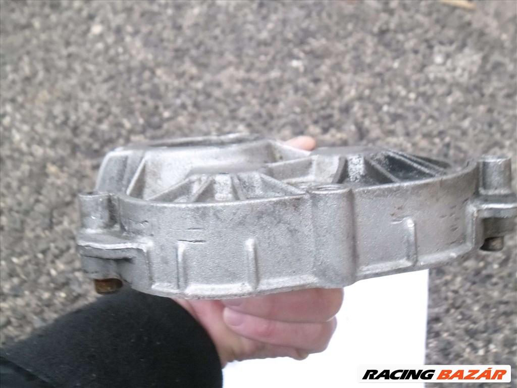 VESPA,PIAGGIO 125-ÖS ET4-HEZ HAJTÓMŰHÁZ,HAJTÓMŰ,KUPLUNG FEDÉL TŰGÖRGŐVEL EGYÜTT ELADÓ!! 5. kép