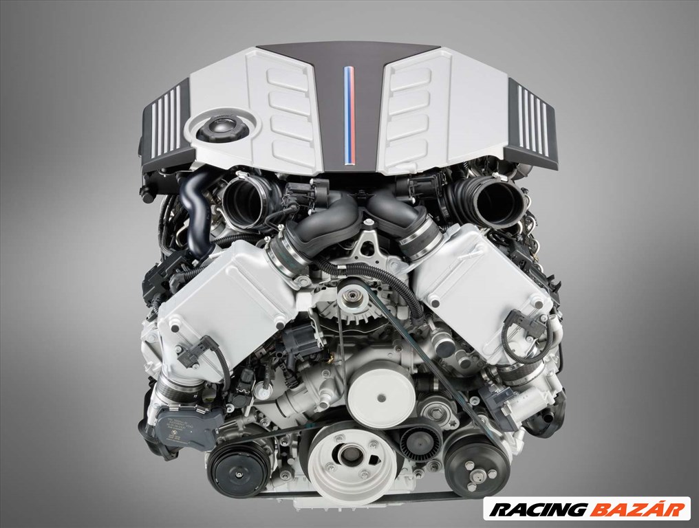 BMW M-es motor alkatrészei   S63B44B 1. kép