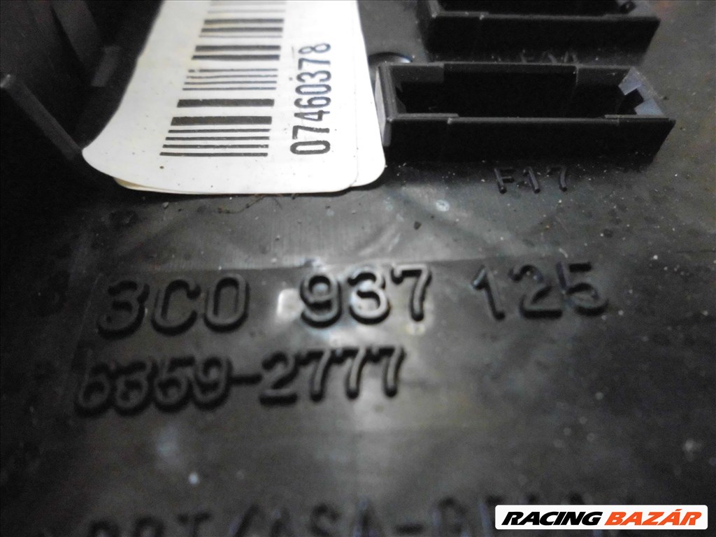 Volkswagen Passat V 2.0 TDI külső biztosíték tábla 3c0937125 2. kép