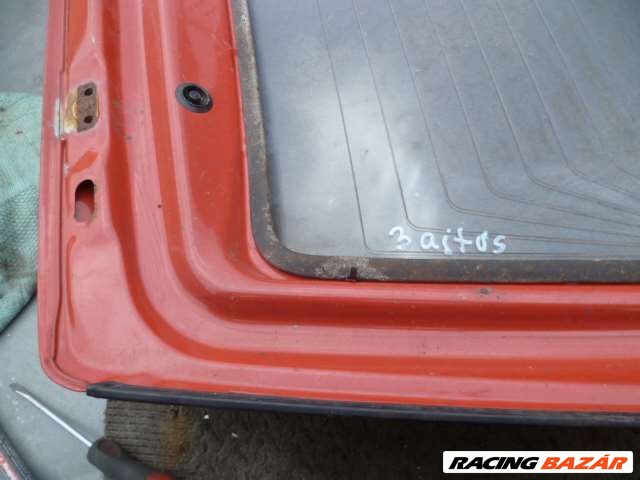 suzuki swift   1998 3 ajtós csomagtérajtó piros  üveggel együtt   3. kép