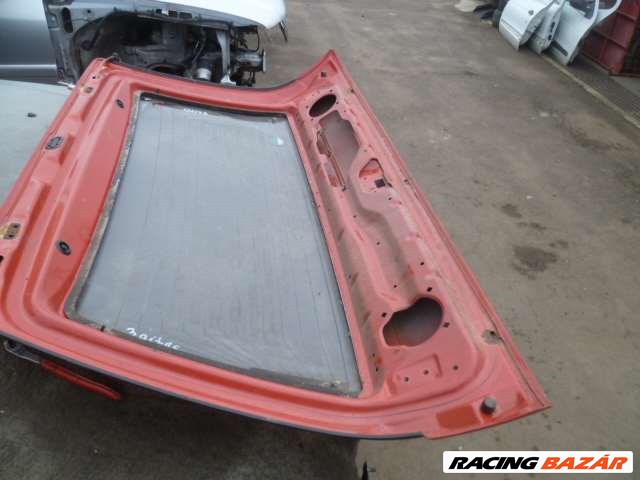 suzuki swift   1998 3 ajtós csomagtérajtó piros  üveggel együtt   4. kép