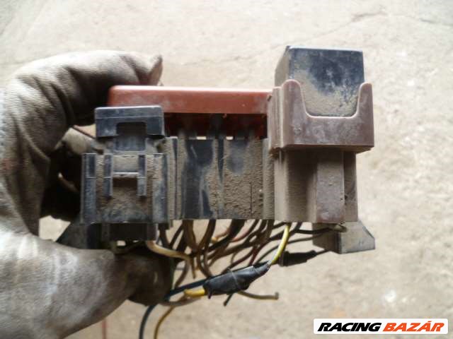 suzuki swift 1,0  96   biztositéktábla 3. kép