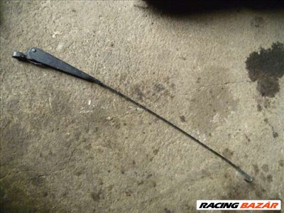 opel vectra A , 5 AJTÓS  hátsó ablaktörlő kar GM 90 228 473 gm90228473