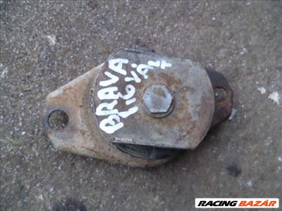 fiat brava   1997    1,6 16v váltótartó 