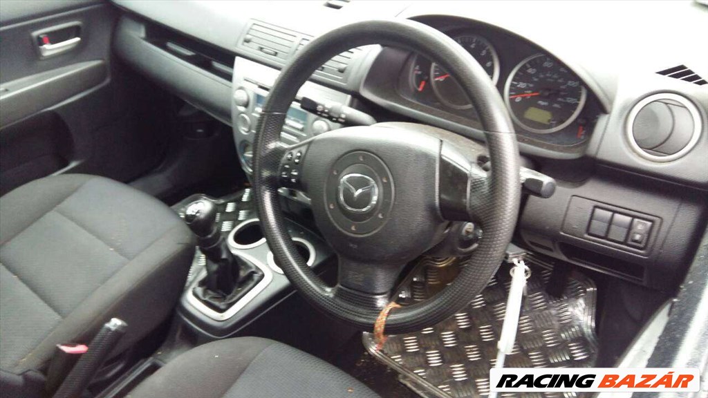 Mazda 2 bontott alkatrészei 4. kép
