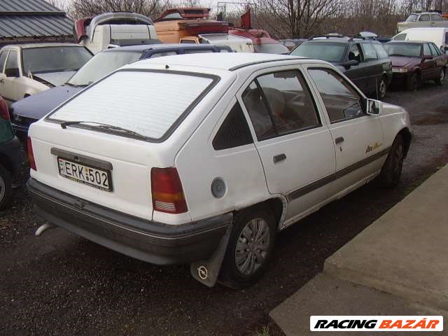 Opel Kadett bontott alkatrészei 2. kép