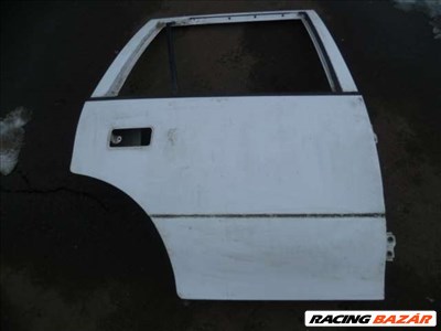 suzuki swift   1997 jobb hátsó fehér ajtó   5 ajtós
