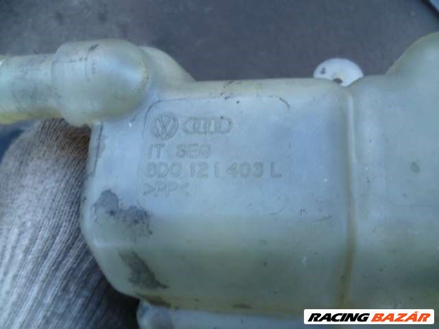 vw passat b5 1,9 pd   kiegyenlítő tartály 8D0 121 403 L  2. kép