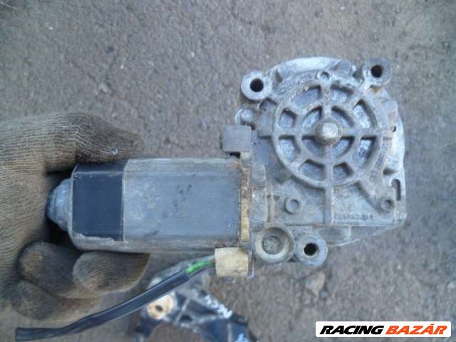 AUDI A6 C4  1997 ABLAKEMELŐ MOTOR 4A0 959 801  3. kép