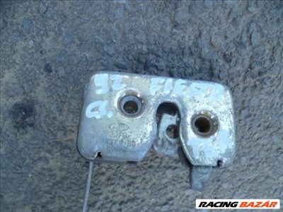 ford fiesta   MK3   1995 hátsó csomagtérajtó alsó zárszerkezet  