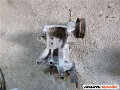 SUZUKI SWIFT 1998  szervószivattyú tartóbak 