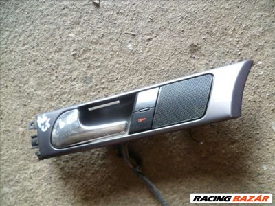 audi a6 c5 bal első belső ajtókilincs   hangszóróval  ( RUGÓJA HIBÁS )