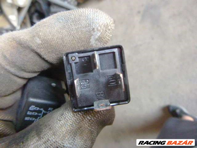 OPEL ASTRA G RELÉ GM 90  464 760 gm90464760 3. kép