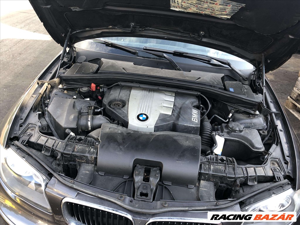 BMW 118D E87 bontása motor váltó turbó injektor lökhárító sárvédő ajtó 4. kép