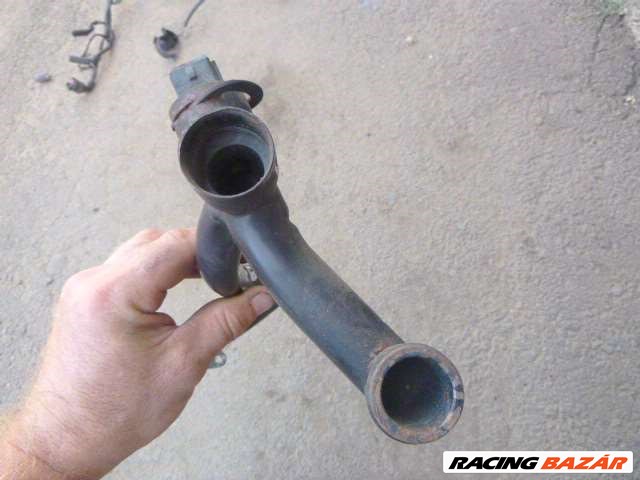 AUDI A4   B5   1999  2,5 V6 TDI      vízcső motorblokk oldalán             059 121 083 A 059121083a 8. kép