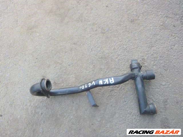 AUDI A4   B5   1999  2,5 V6 TDI      vízcső motorblokk oldalán             059 121 083 A 059121083a 9. kép