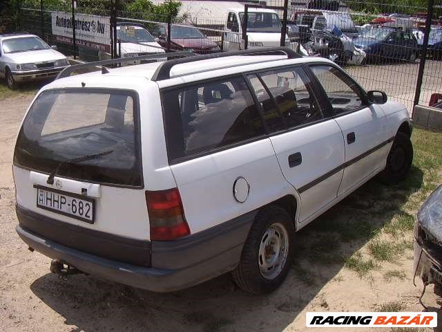 Opel Astra F bontásra egyben eladó 2. kép