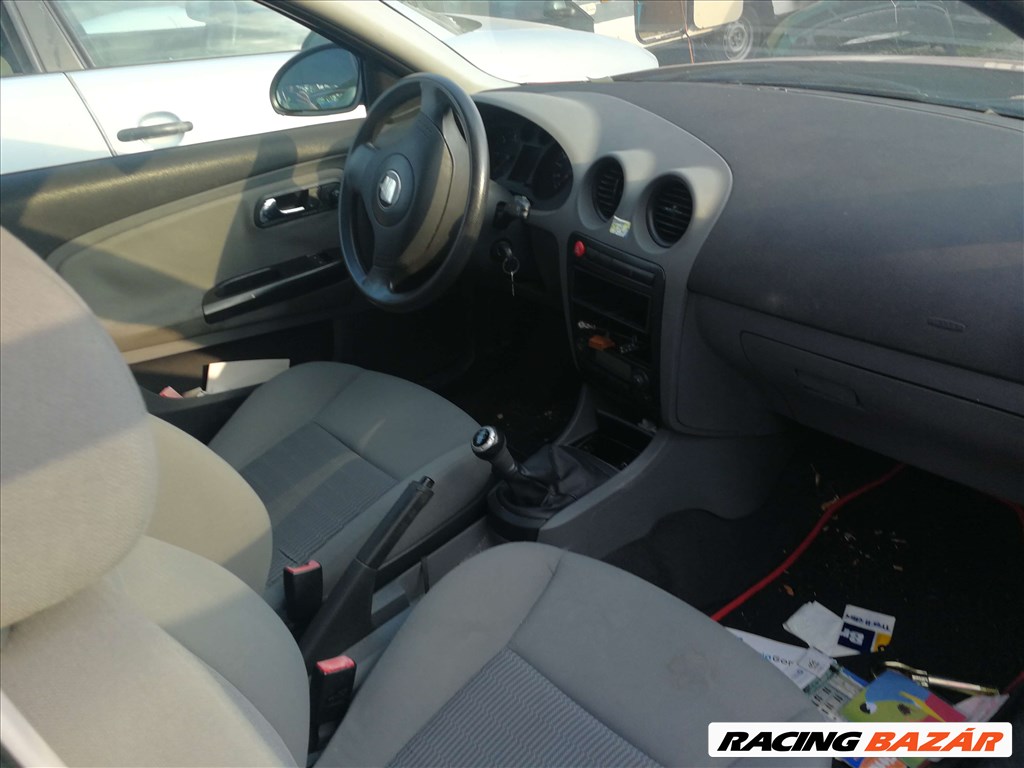 Seat Ibiza 6L 1.9Tdi 2004-es évjárat alkatrészenként eladó LS3P színben 9. kép