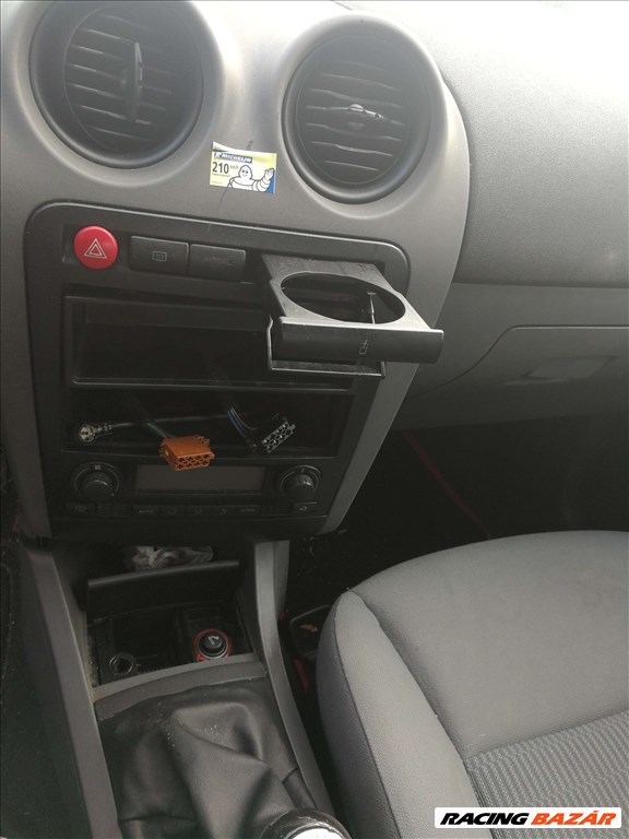 Seat Ibiza 6L 1.9Tdi 2004-es évjárat alkatrészenként eladó LS3P színben 34. kép