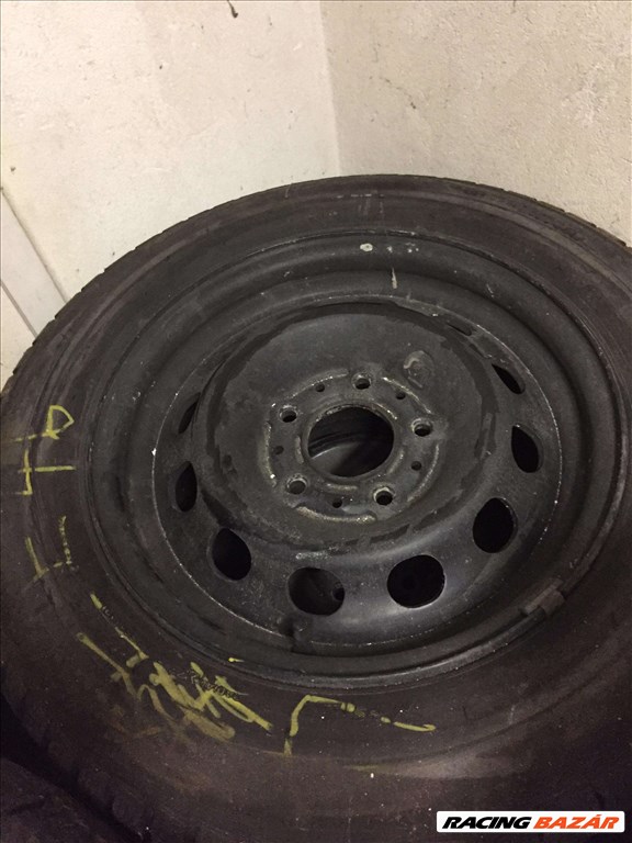  Bmw e46 lemez R15 használt felni, rajta 195/65 R15 használt téli gumi  4. kép