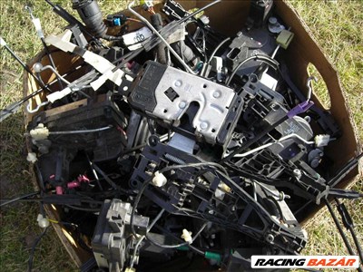 Opel Astra H  Zár, Ajtózár, Ajtó kárpit, Ajtóhatároló, Kilincs, Üveg,  