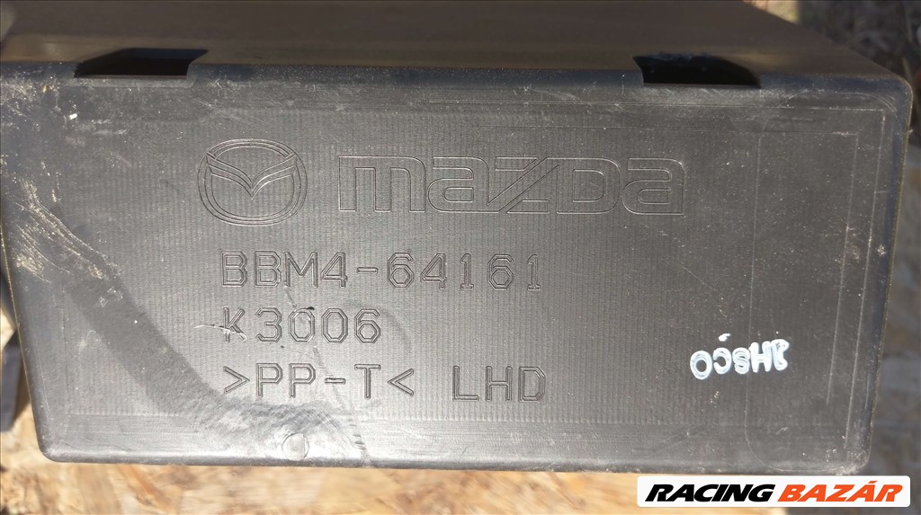 Mazda 3 kesztyűtartó  3. kép