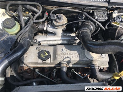 Ford Focus 1.8 Dízel Motor BHDA Komplett Fűzött Motor Hengerfejjel